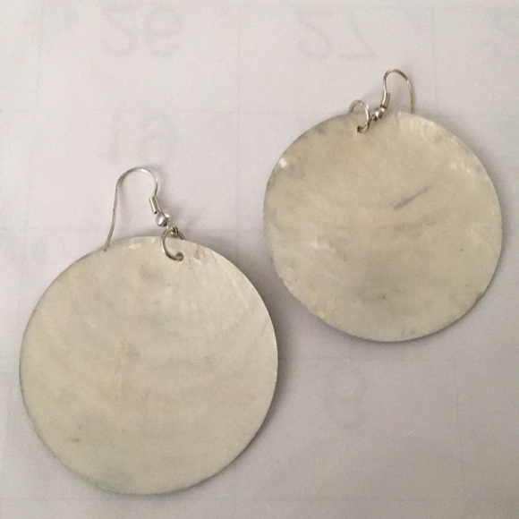 Shell earrings - Picture 2 of 2